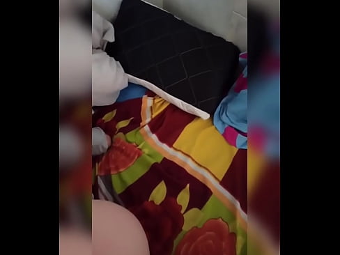 ❤️ Nire gelakidea etxean bakarrik geratzen da, bere senarra oporretara joaten delako eta nik izorratzeko eta ipurdia esnez betetzeko aprobetxatzen dut ❤❌ Izorratu bideoa  gugan ❤