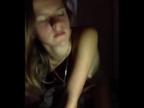 ❤️ Neska bat masturbatzen da eta cums ❤❌ Izorratu bideoa gugan ❤